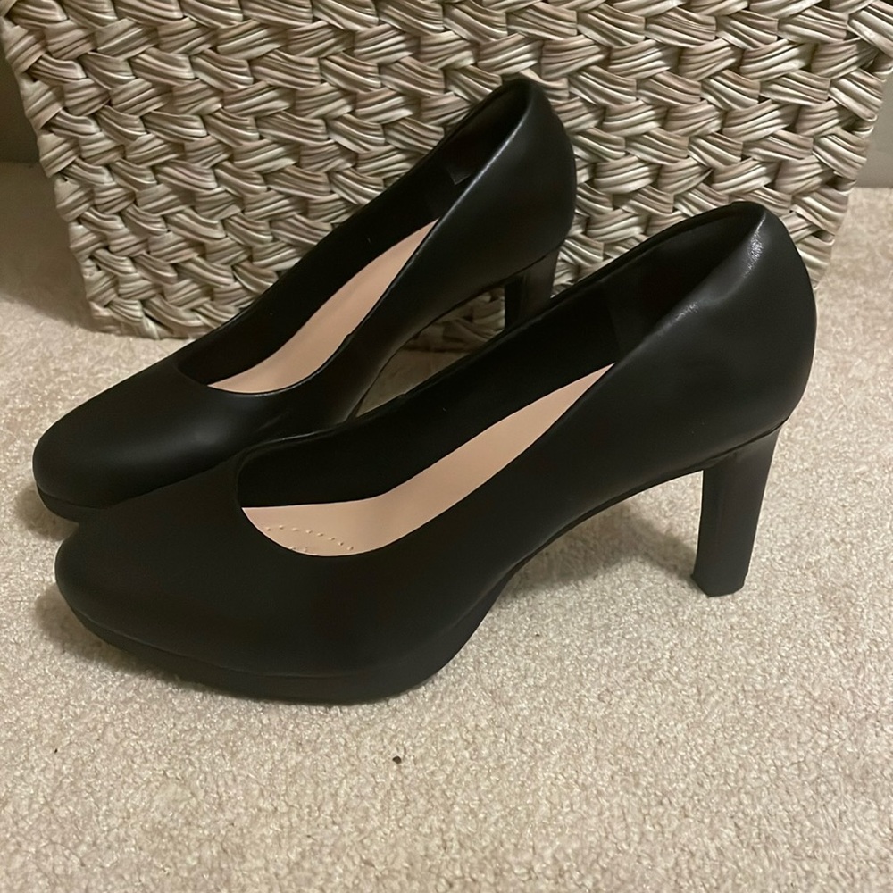 Clark Women’s Ambyr Joy Heels size 9